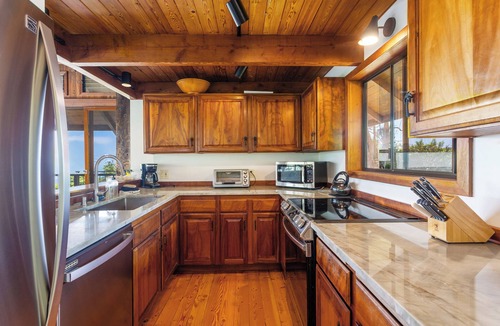 Honaunau-Napoopoo House | Relax and Enjoy! Five Star Accommodations at Affordable Rates!