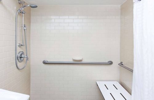 Horsham House | Relax and Unwind! Kitchen, Pet-friendly Property, Near Fair Oaks Park