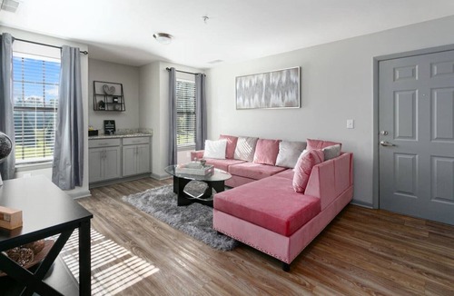 Sherwood Park Apartment | 💗 Relaxed & COZY Vibes💢LOCATION is everything Minutes away from your FAVORITES