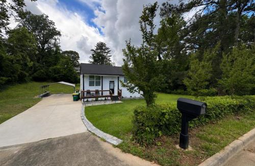 Forest Park House | Relaxing Forest Park Home Near Airport & Downtown