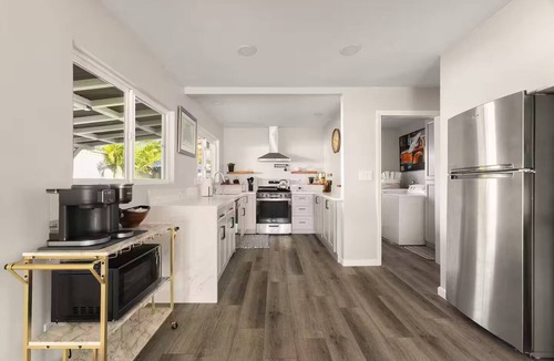 Clairemont House | Relaxing Palms, Private Pool, Hot Tub, FirePit, 15 min to Beaches, Zoo, DT, MCRD