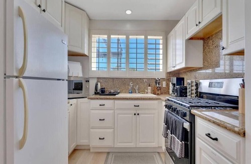 North Clairemont House | Remodeled Double Flamingo Pool/Hot Tub/BBQ/Game Room