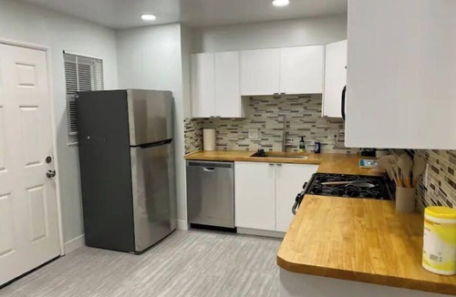 North Clairemont Apartment | Remodeled Duplex with King Bed and 2x twin XL's.