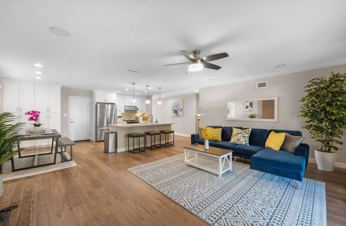 Clairemont Mesa House | Remodeled Family Friendly Home w/Pool Table, King Bed, Parking