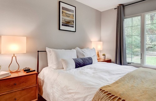 University City House | ✔Remote Work✔Self Check-In✔Streaming✔200Mbps