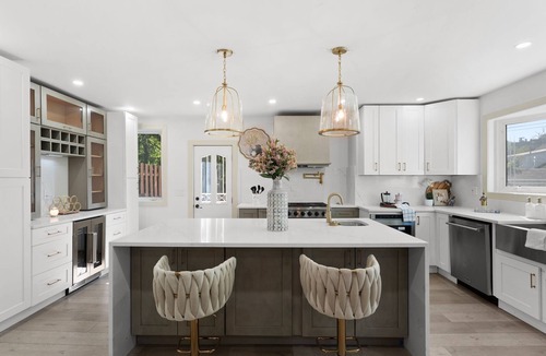 West Mount Airy House | Renovated Mt. Airy Townhouse with Modern, Upscale Touches
