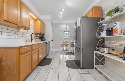 Mount Berry House | Rocky 2, Newer, 3 BR 2 Bath, Pool, Hot Tub, Tennis Center
