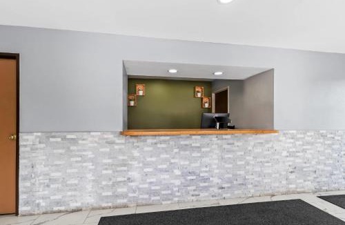 Delmont Hotel | Rodeway Inn Delmont