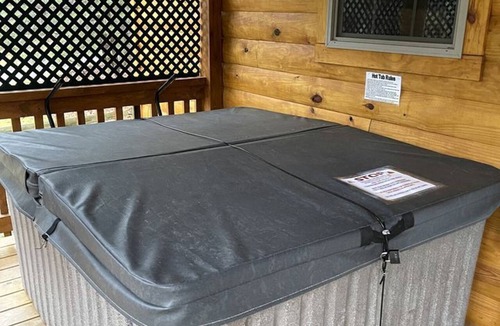 Clarington Cabin | Romantic Cabin Escapes to this Charming Cook Forest Rental with Private Hot Tub