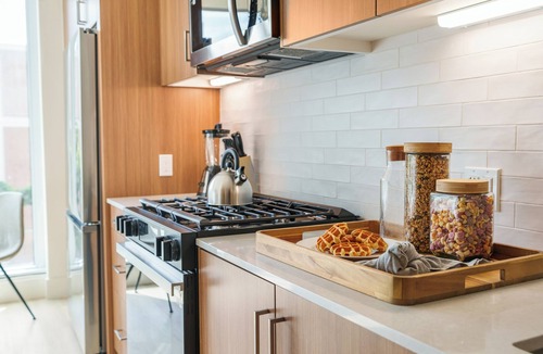 Civic Core Apartment | Rooftop Bay Views + Pool + Hot Tub | Walkable Little Italy | Ancora by AvantStay