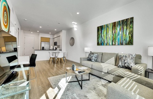 Mission Valley Apartment | Rooftop Deck w/Mission Valley Views! Free Parking