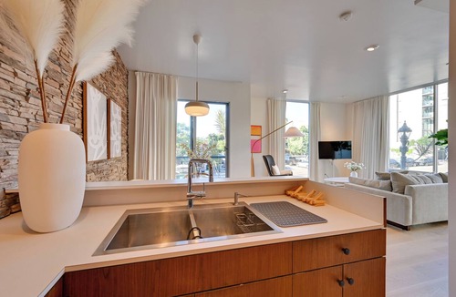 Little Italy Apartment | Rooftop w/Views: Modern Little Italy Townhome