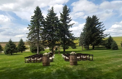 Montezuma Cabin | Rustic Barn Rental for a Rural Vacation near Des Moines, Iowa
