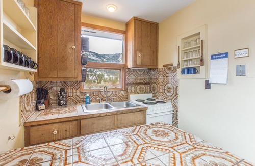 Ridgway House | Rustic Cabin | Great Views | Close to Downtown Ouray | STR2025-067
