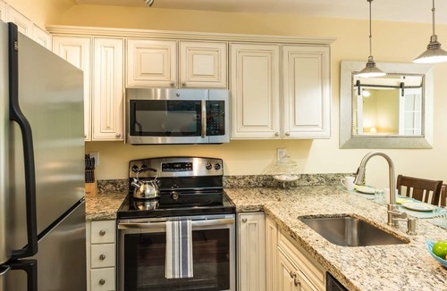 Truman Annex Condo | *SALTWATER HARMONY @ THE ANNEX* Condo & Pool + Last Key White Glove Service.