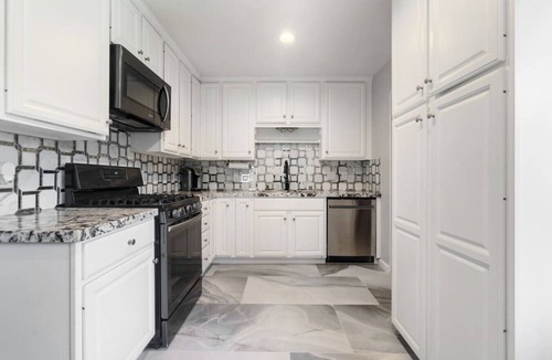 North Clairemont House | San Diego Chill Vibes - Spa & Games+Pet Friendly!