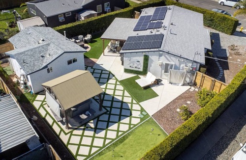 North Clairemont House | San Diego Chill Vibes - Spa & Games+Pet Friendly!