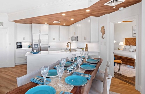 North Forest Beach Villa | SeaCrest 2512 Stunning View, Walk to Coligny Shops & Restaurants