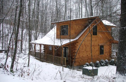 Robbinsville Cabin | Secluded Log Cabin Getaway near Nantahala National Forest and Cheoah, North Carolina