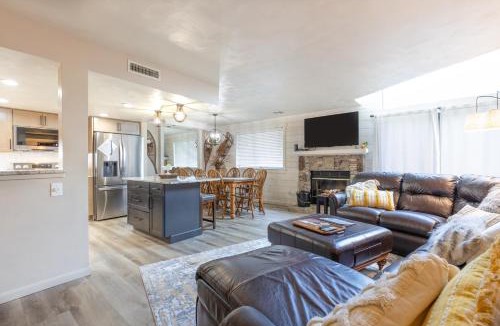Seven Springs Apartment | Seven Springs Meadowridge 3 Bedroom Premier Condo - Sleeps 10, Pet Friendly!