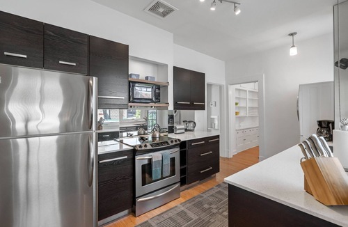 Brookwood Apartment | (SH) Rare Serviced 3-BR in Secluded and Peaceful Neighborhood
