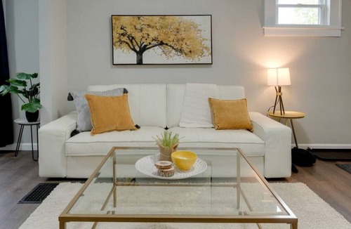 Columbus Villa | Sheldon Gold - Chic 3BR, Fenced Yard