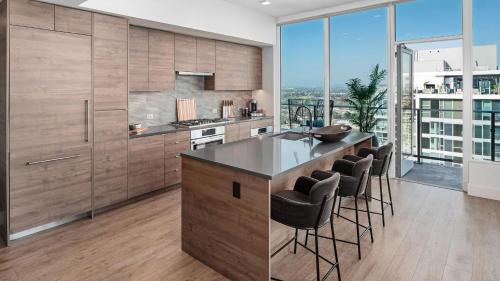 Civic Core House | SkyLux Penthouse by AvantStay