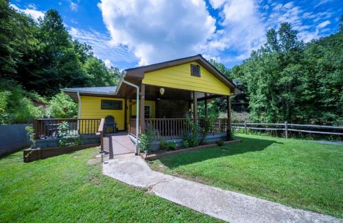 Tapoco House | Slay The Dragon Dragon's Lair Cabin in Robbinsville, North Carolina w Creek