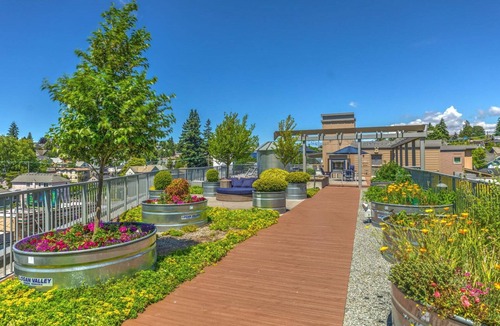 Wallingford Apartment | Sleek Wallingford 1BR w/Lounge & W/D, nr shops & bars, by Blueground