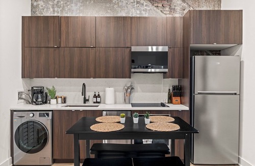 Old City Apartment | Sleep 3- Beautiful Unit- Walk Around in Old City