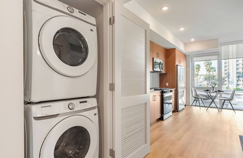 Downtown San Diego Apartment | Sleeps 64 | Rooftop Pool + Spa + Fitness Studio + Bay Views + Walk to Dining