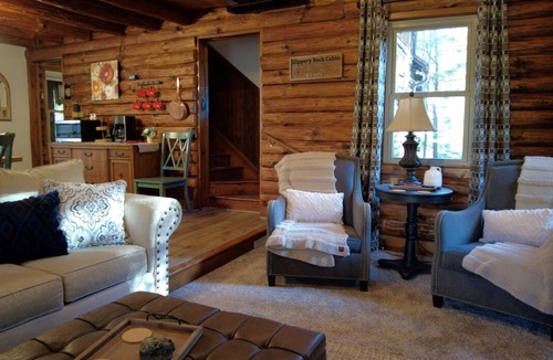 Branchton Cabin | Slippery Rock Cabin on the Creek. Close to McConnell’s Mill & Moraine St. Parks.