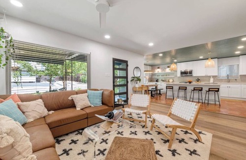 South Congress House | SoCo BoHo Bungalow | Main House