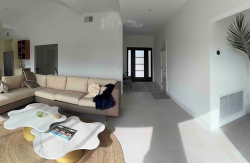 Bay Ho House | Soleil: a mid-century modern beach vibe