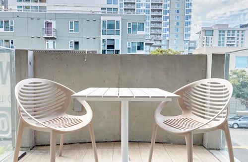Little Italy Apartment | Sonder | The Continental | Quaint Studio + Balcony