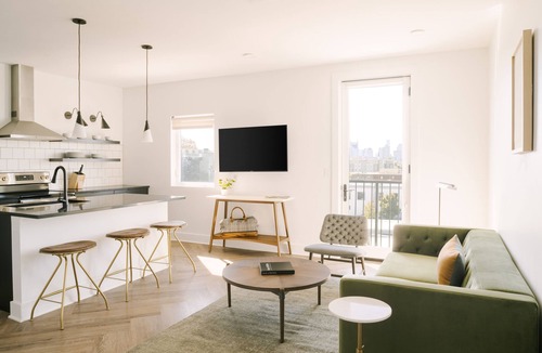 Historic Edgefield Apartment | Sonder The Lookout | Superior One-Bedroom Apartment w/Juliet Balcony