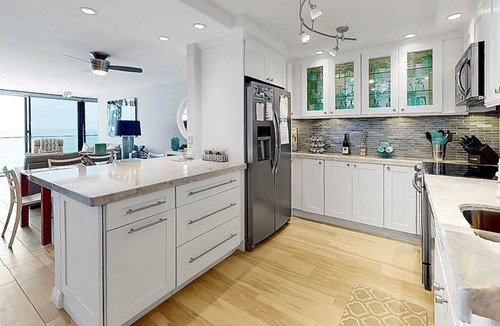 North Pacific Beach Condo | Soothing Ocean Sounds, Beach Views, Floor-to-Ceiling Windows: True Beach Therapy