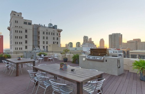 Civic Core Apartment | Sophisticated Comfort: Luxury Loft w/Chef's Kitchen in Gaslamp Quarter