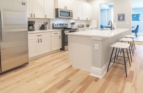 Soulard House | Soulard Retreat-3 Connected Units Boasting 7BR/9BA/Fenced Courtyard
