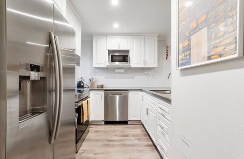 Clairemont Mesa East Apartment | Spacious 2BR w/Fast Wi-Fi + Parking in San Diego