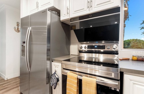 Clairemont Mesa East Apartment | Spacious 2BR w/Fast Wi-Fi + Parking in San Diego