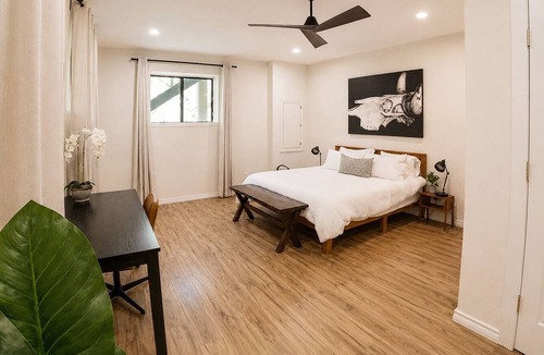 Del Valle Other | Spacious 3 full baths 10 beds 3-story house with private backyard in Del Valle