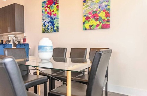 Near South Side Apartment | Spacious 3BR Corner Family Oasis Near McCormick Place & Soldier Field