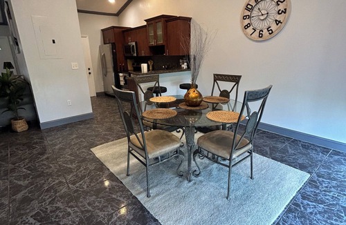 Miami Gardens House | Spacious 4 bedroom house with a sofa-bed in wonderful Miami Gardens with AC.