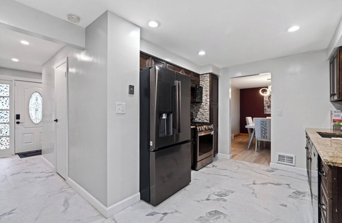 Eastvue House | Spacious 4-bedroom house in fantastic Pittsburgh with AC.