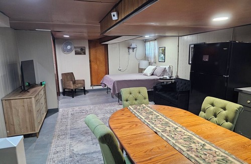 Steubenville Apartment | Spacious Basement Apartment with Easy Access to Hospitals and Freeways with WiFi