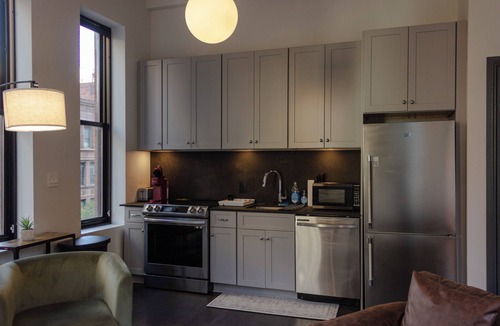 Downtown Pittsburgh Apartment | Spacious Downtown 2BR City Views