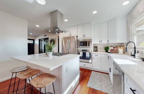 University City House | Spacious Family Home with Toys and Games for Kids!