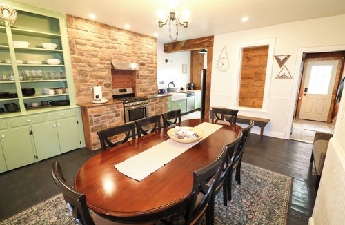 New Oxford House | Spacious Group Stay Near Gettysburg | Room for All & Easy Day Trips Nearby