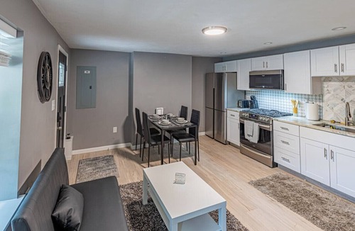 South Oakland House | Spacious Home with Porch Sleeps 6 Near Pitt & UPMC